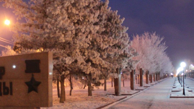 Зимний Актобе и тёплый торговый центр, где можно пройти шаги в морозный день